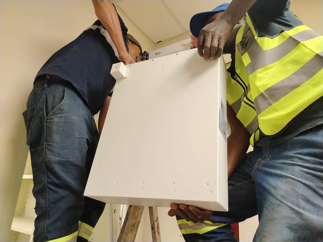 00c9993d-2c13-403c-9a14-6fe9269e83d8